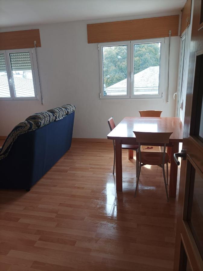 Piso Cervantes Apartment Sarria Bagian luar foto